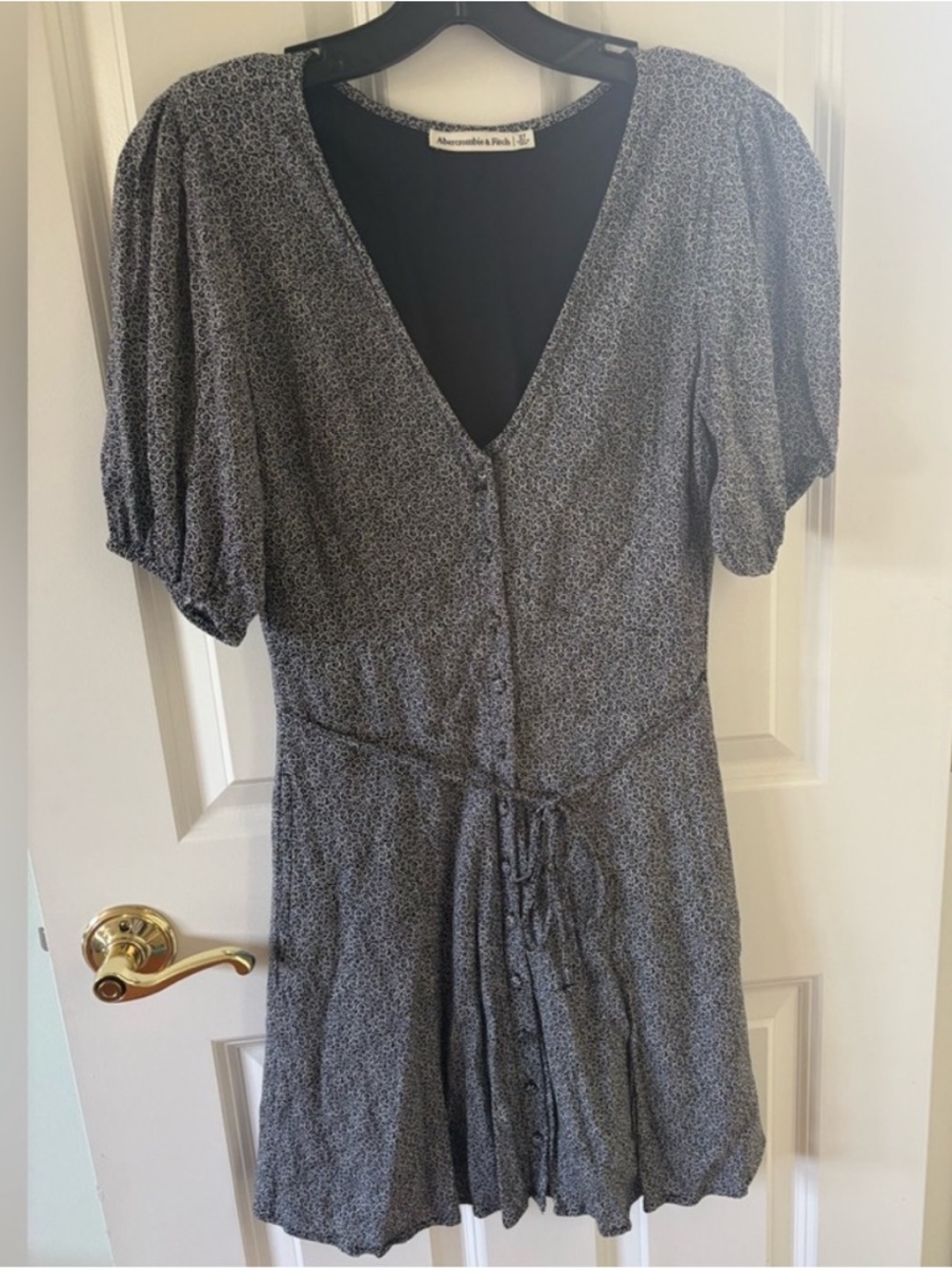Abercrombie & Fitch Black and White Floral Button-Front Dress | Size Small/Tall
